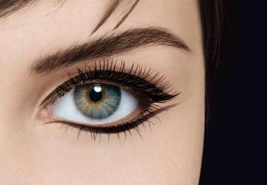 Как нарисовать стрелки подводкой себе? Как нарисовать стрелки подводкой себе?